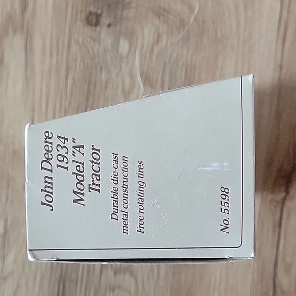 Vintage John Deere 1934 Model A Tractor 1:43 Scale. NIB - Picture 5 of 6